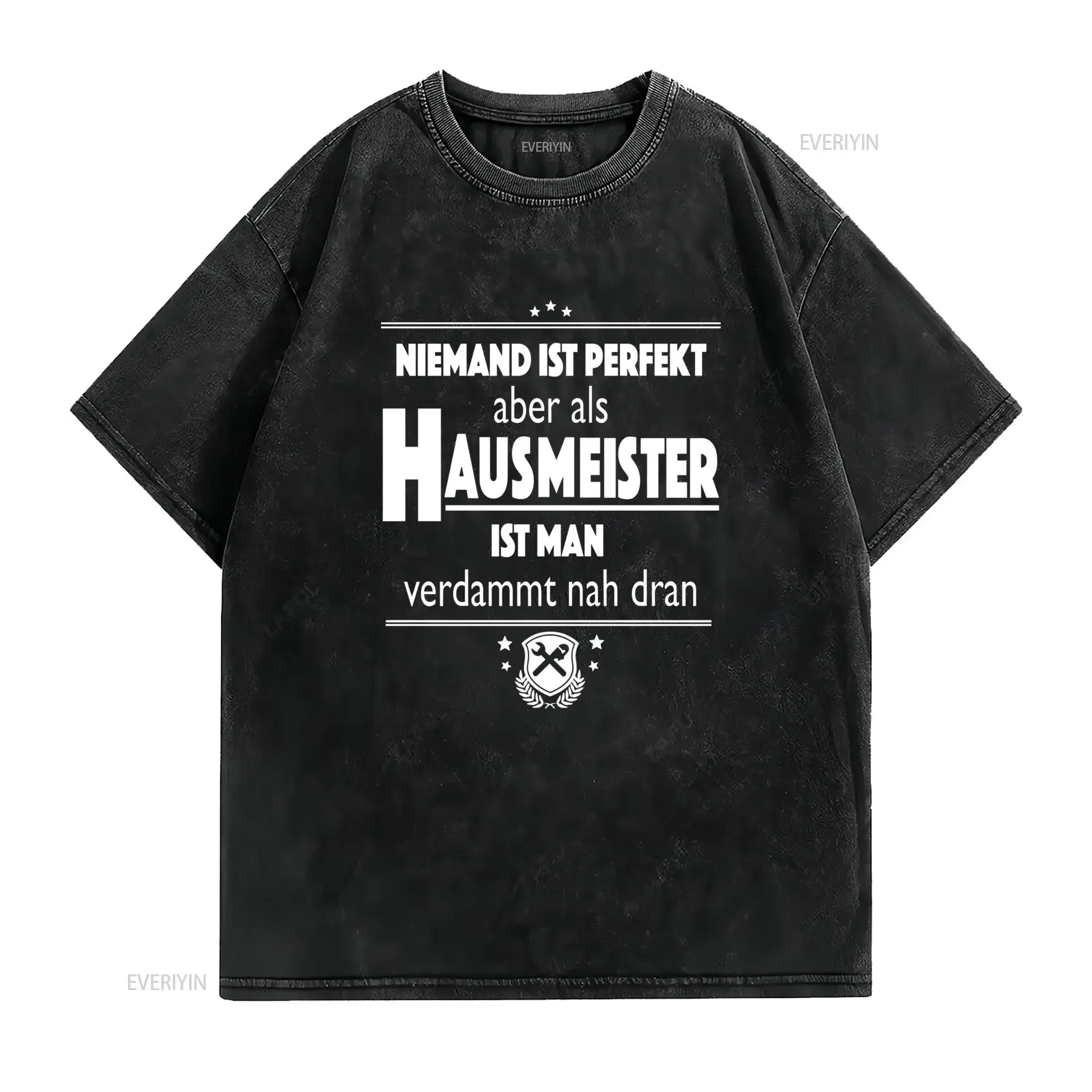 Herren Plus Size German Caretaker T Shirt Auff?lliges Hausmeister Text Shield Emblem Design Leicht Relaxed Fit vintage Washed