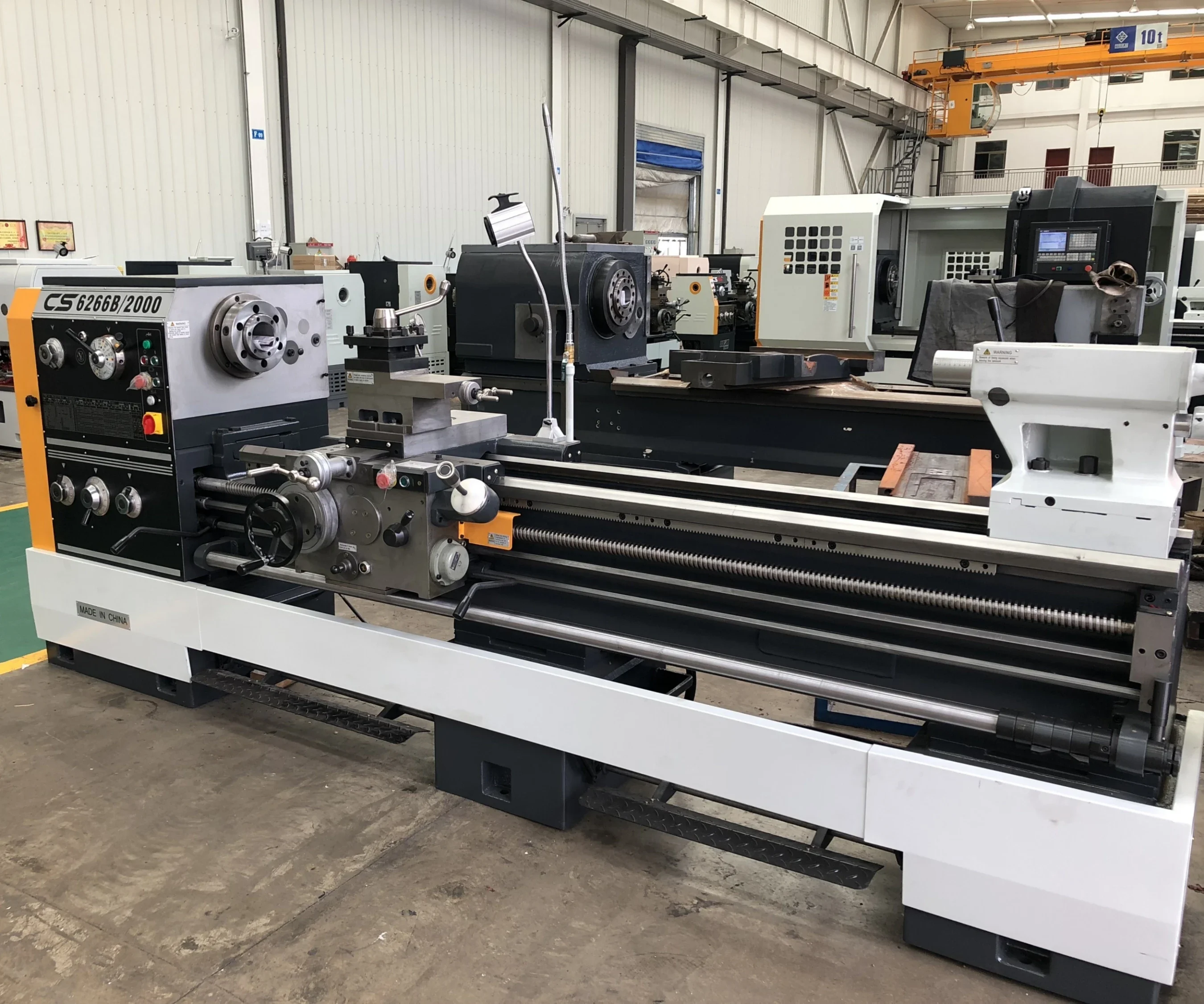 Un Grande Heavy Duty Big Bore Gap Bed Torno Maquina de Torno Manual para Aco