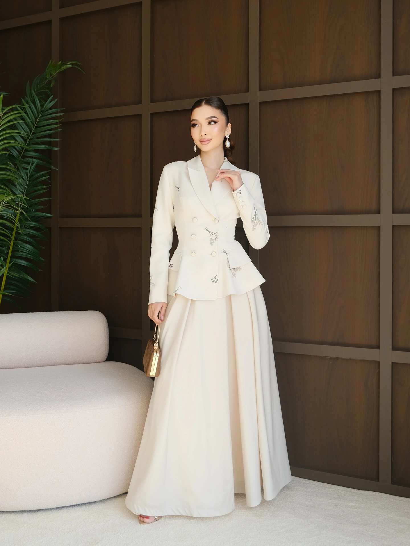 

Вечерние платья трапециевидной формы по индивидуальному заказу, длиной до пола, с v-образным вырезом и длинными рукавами, платье для выпускного вечера, модное платье с цветами и пуговицами, простое драпированное вечернее платье