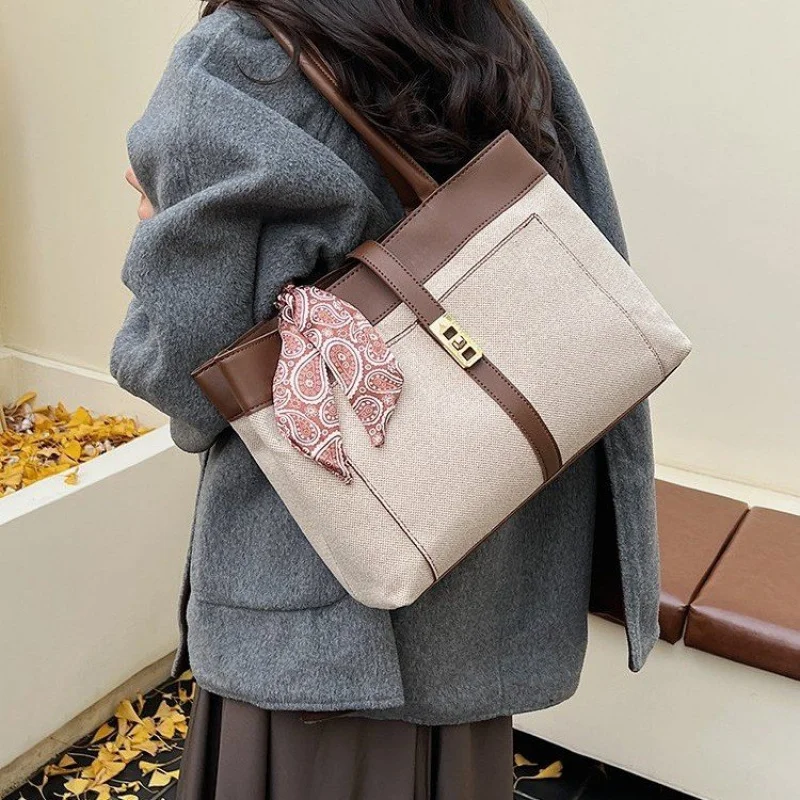 

Women's Shoulder Bag Crafted From Star-Patterned Leather Featuring Chile Trendy Lightweight Soft Daily Look​