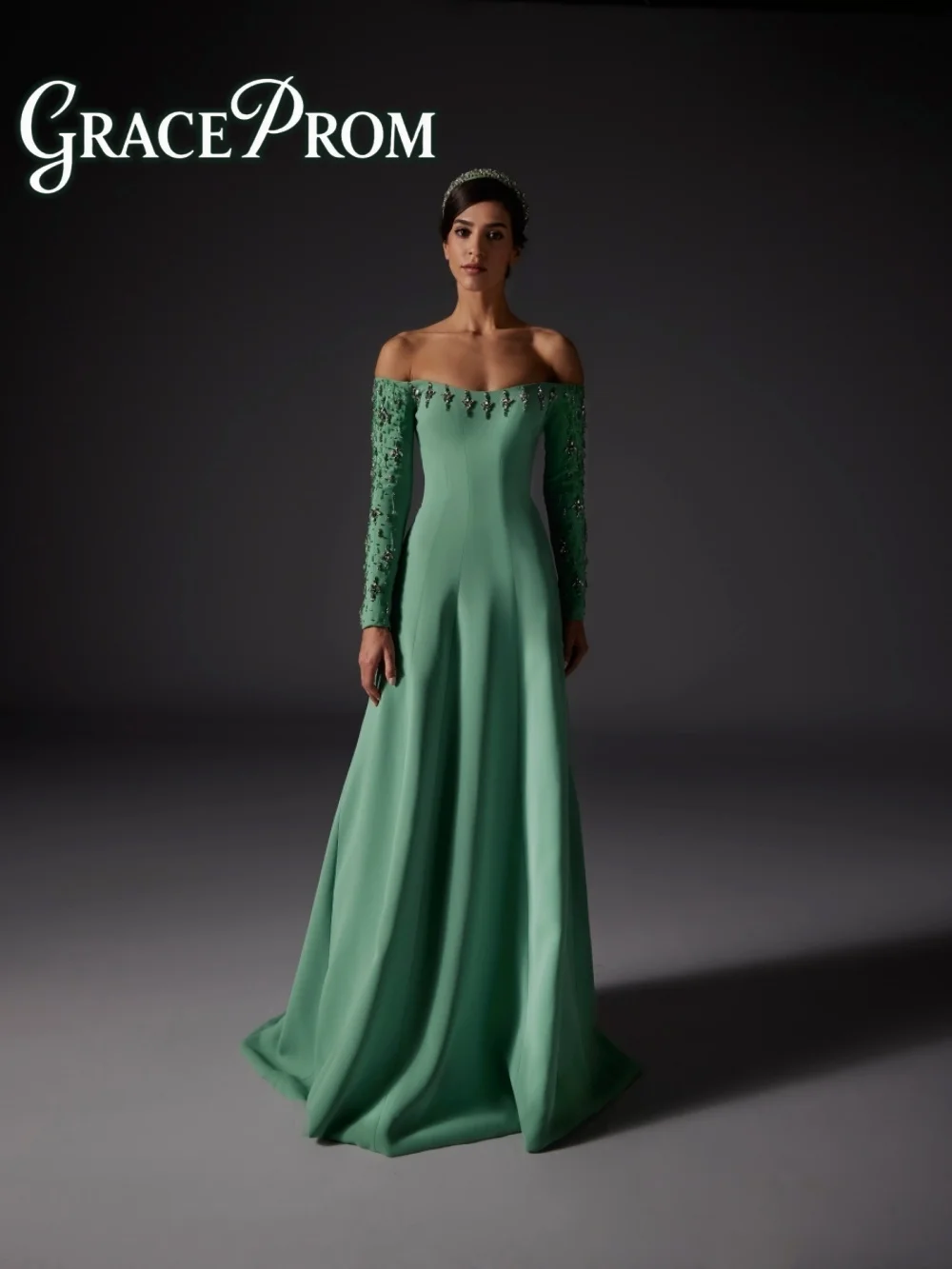 

Formal Green Evening Dress 2026 Popular Off The Shoulder Red Carpet Gown Enchanting Diamond Floor Length Prom Gown فساتين