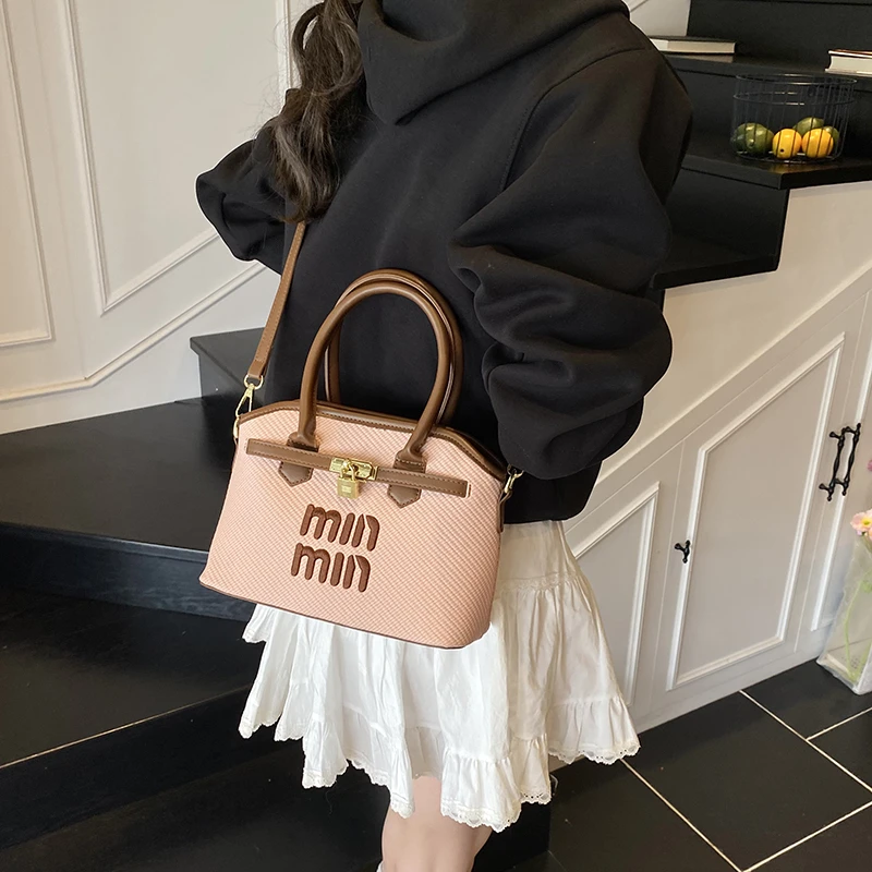 

Women's Luxury Leather Classic Shoulder Tote Handbag Elegant Designer Crossbody Fashion Bag For Daily Dressing