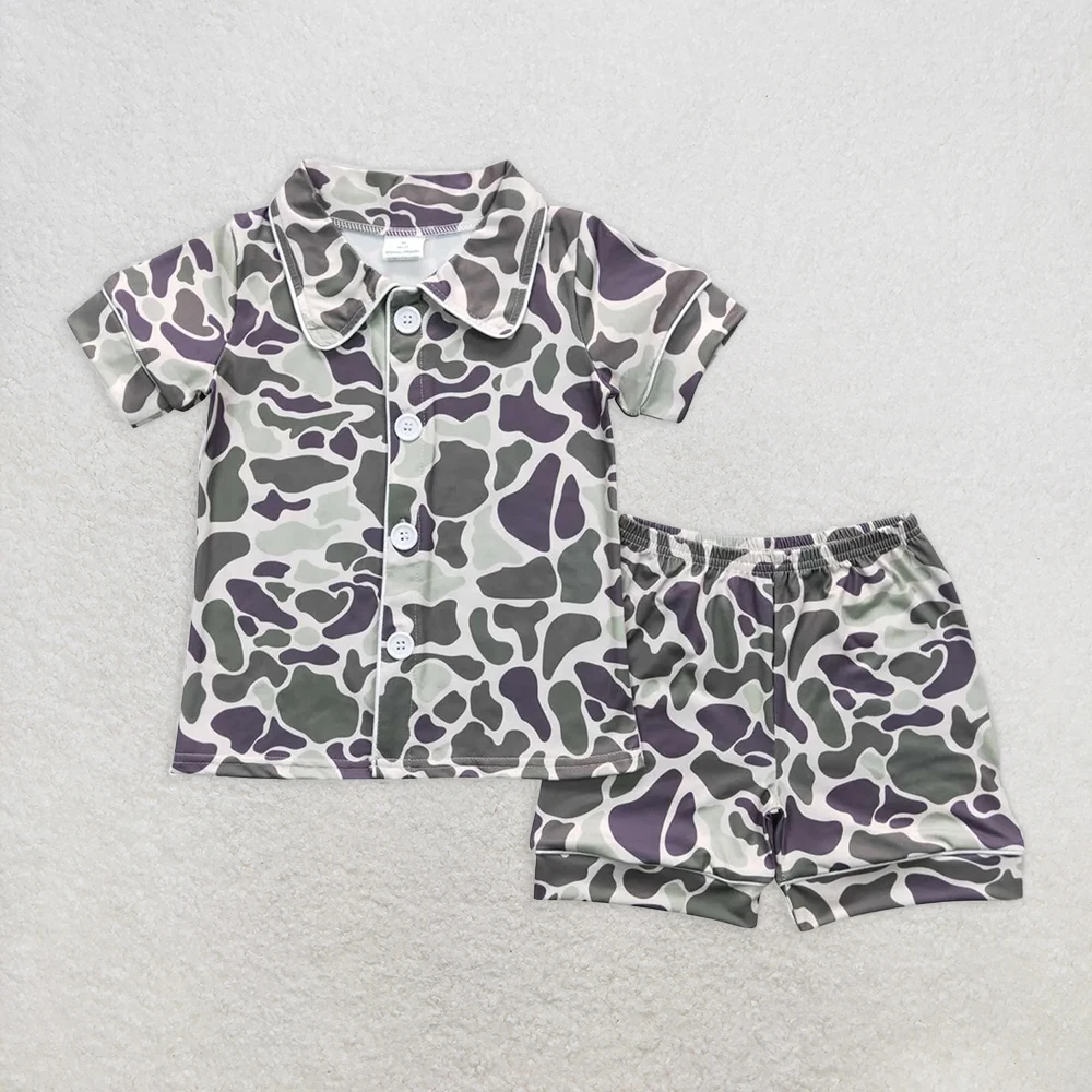 طقم قميص وسروال قصير بأزرار مموهة باللون الأخضر الفاتح للأطفال الصغار بأكمام قصيرة بيجامة صيفية مريحة تسمح بمرور الهواء للأطفال