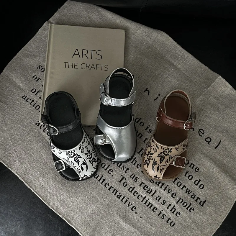 

Детские сандалии для девочек в стиле принцессы, универсальные повседневные туфли, модные нескользящие, новинка лета 2026, детские полусандалии с милым цветочным принтом, мягкие