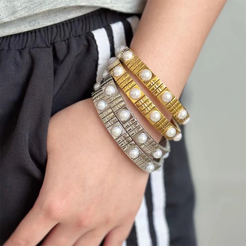 Loe| Korean Fashion Elastic Pearl Bracelet. Stainless Steel .Casual Sport Jewelry. New 2024