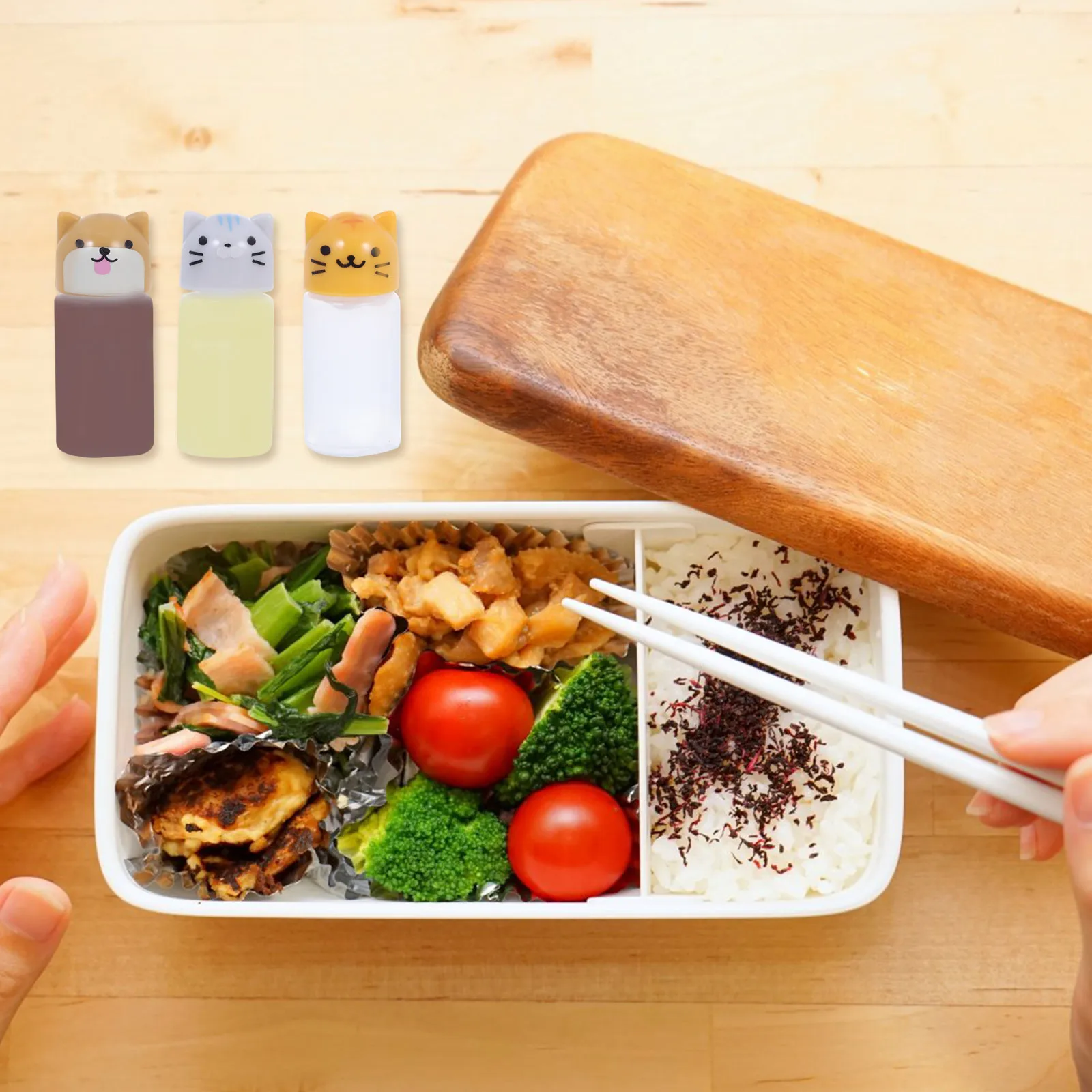 

1 Set Compact Mini Seasoning Bottle Animal Shaped Portable Sauce Storage Container for Salt Pepper Spice Jar Outdoor Kitchen Use