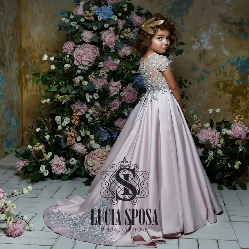 Fatapaese luxo princesa vestidos de baile para crianças vestidos da menina de flor rendas floral sleevelss vestido de baile fofo a linha catedral trem