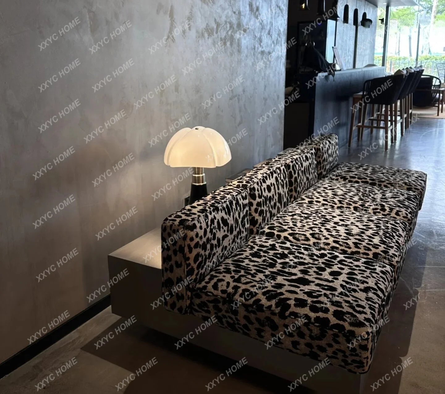 

Lmedieval industrial wind bag metal base large flat-floor villa leopard print custom sofa