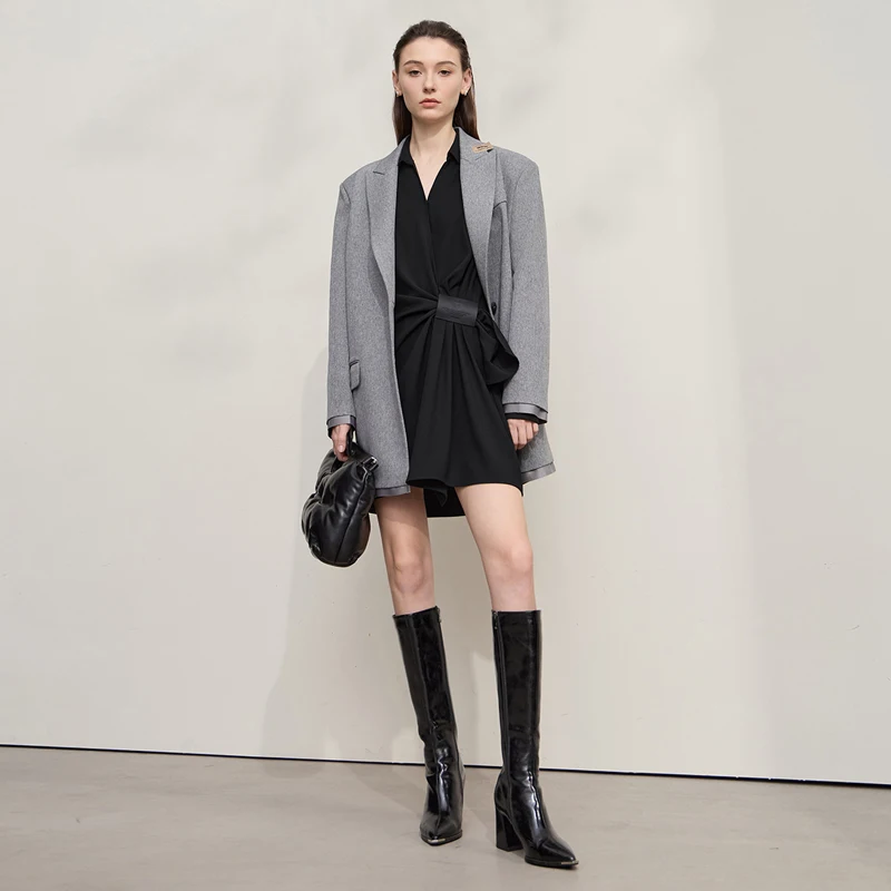 AMII فستان نسائي مطوي عادية ألف خط كم طويل فساتين أنيقة الصلبة للمرأة 2025 الخريف ملابس السيدات الجديدة 12553013