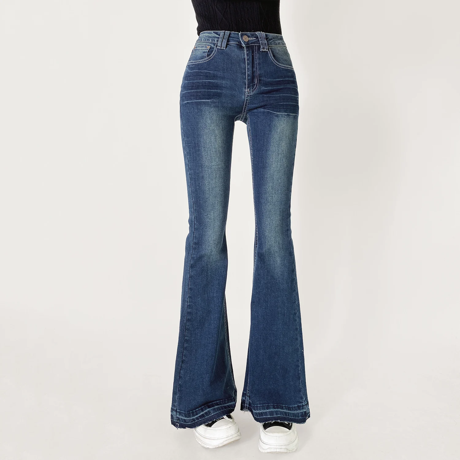 Vaqueros acampanados de cintura alta con costuras de contorno – Vaqueros de mujer con detalle de dobladillo crudo y decoloración vintage