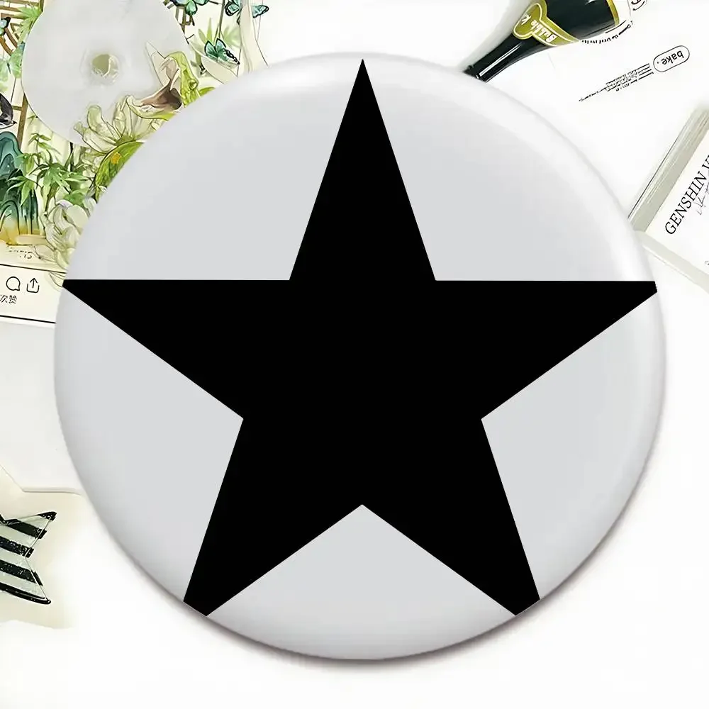 Y-Yoshitomo N-Nara Y2K Ästhetische Weiche Button-Pins Lustige „I Love D-Domo“-Abzeichen-Pins für Freunde, Rucksäcke, Sammlerzubehör – Detail 5