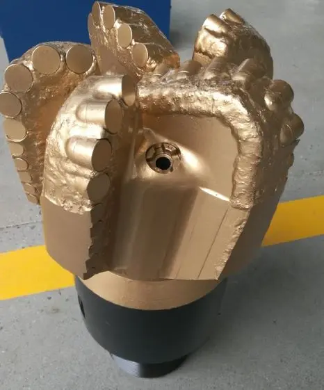 Forage de puits d'eau API, dent en acier, foret à rouleau roche rotatif, foret tricone