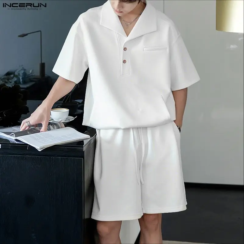 

INCERUN Мужские комплекты Однотонная рубашка с короткими рукавами и шорты с лацканами Комплекты из двух предметов Уличная одежда Свободные модные повседневные мужские костюмы 2025 года
