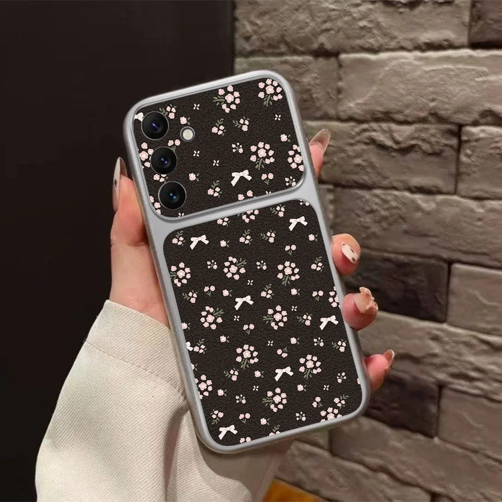 Leder-Handyhülle mit Schleife und Blume für Samsung S26 Ultra S25 A56 A17 A07 A36 A26 A16 Silikon-Schutzhülle mit Trageband