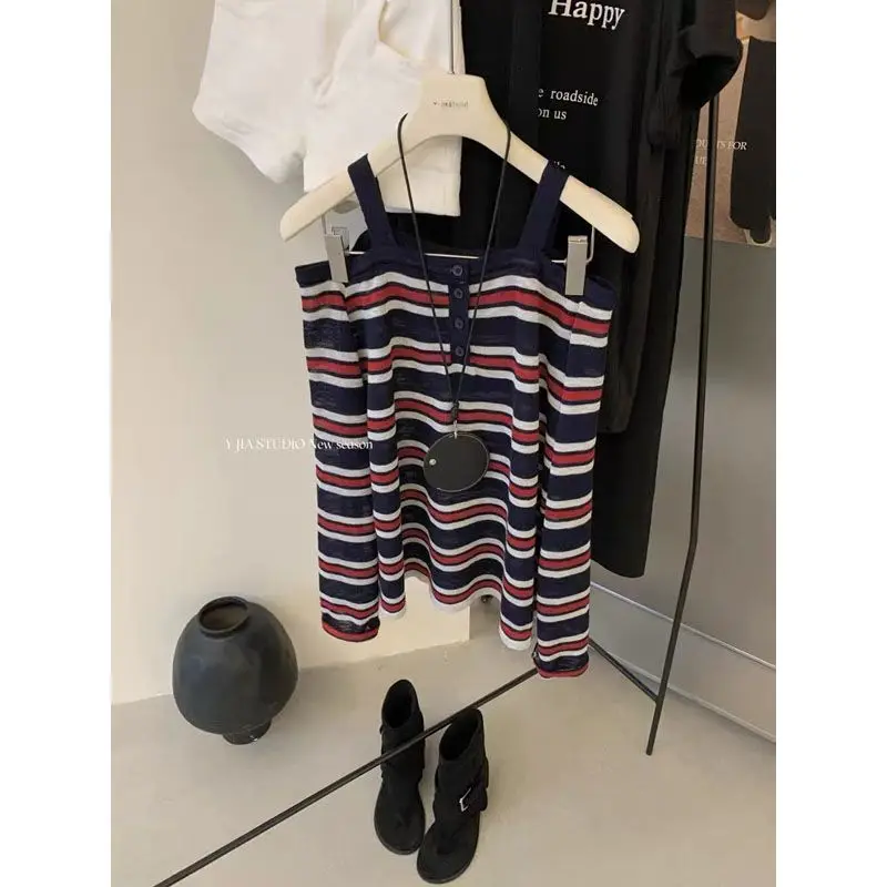 

Korean Fashion Tops 2025 Autumn Contrast Striped Off-shoulder Long-sleeved Soft Comfortable Knitted Sweater for Women