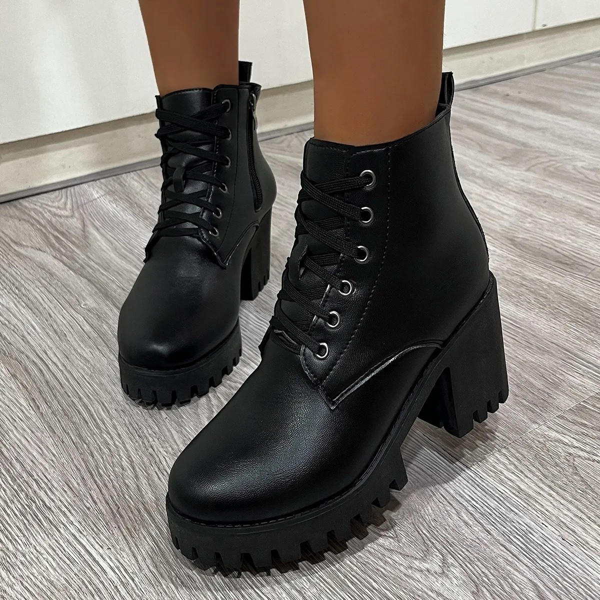 

Fashionable Best Selling New Comfortable Plus Size Women's Boots Winter Elegant Round Toe Sexy Thick Heel Casual Short Boots