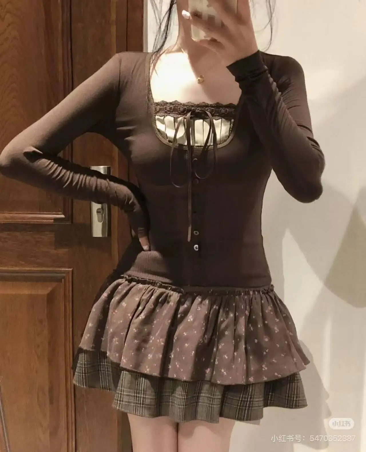 

2025 New Korean Lace Up Patchwork Sexy Slim Long Sleeved T-shirt Women + Floral Printed Casual Cake Skirt Two-piece Suit Chic