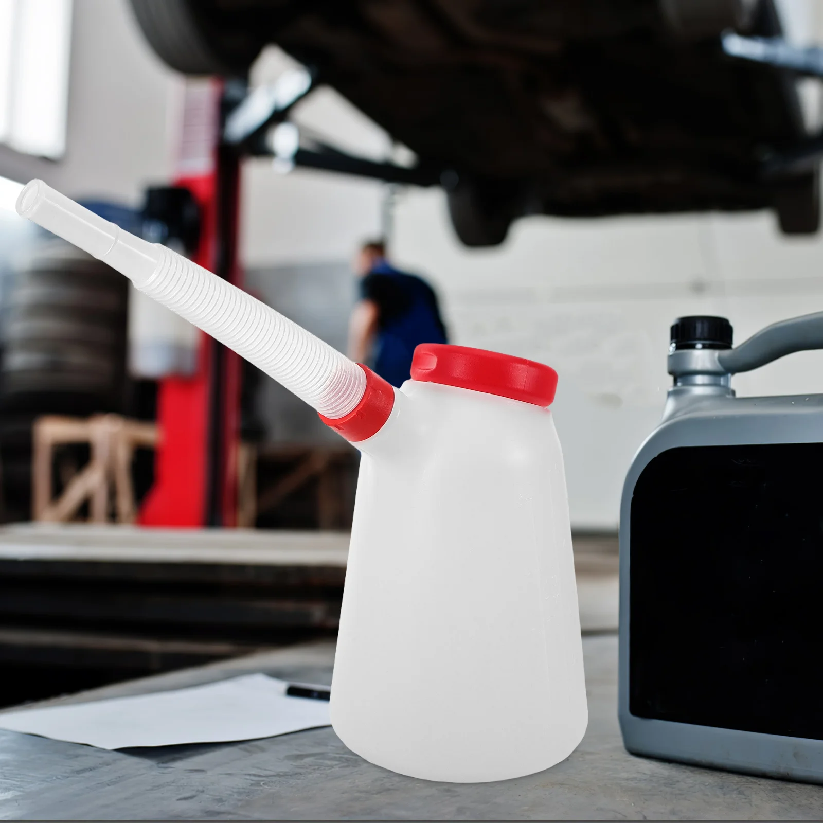 

5L Red Plastic Scale Oil Injector with Long Spout Measuring Container for Automotive Marine Engine Oil Refueling Solution