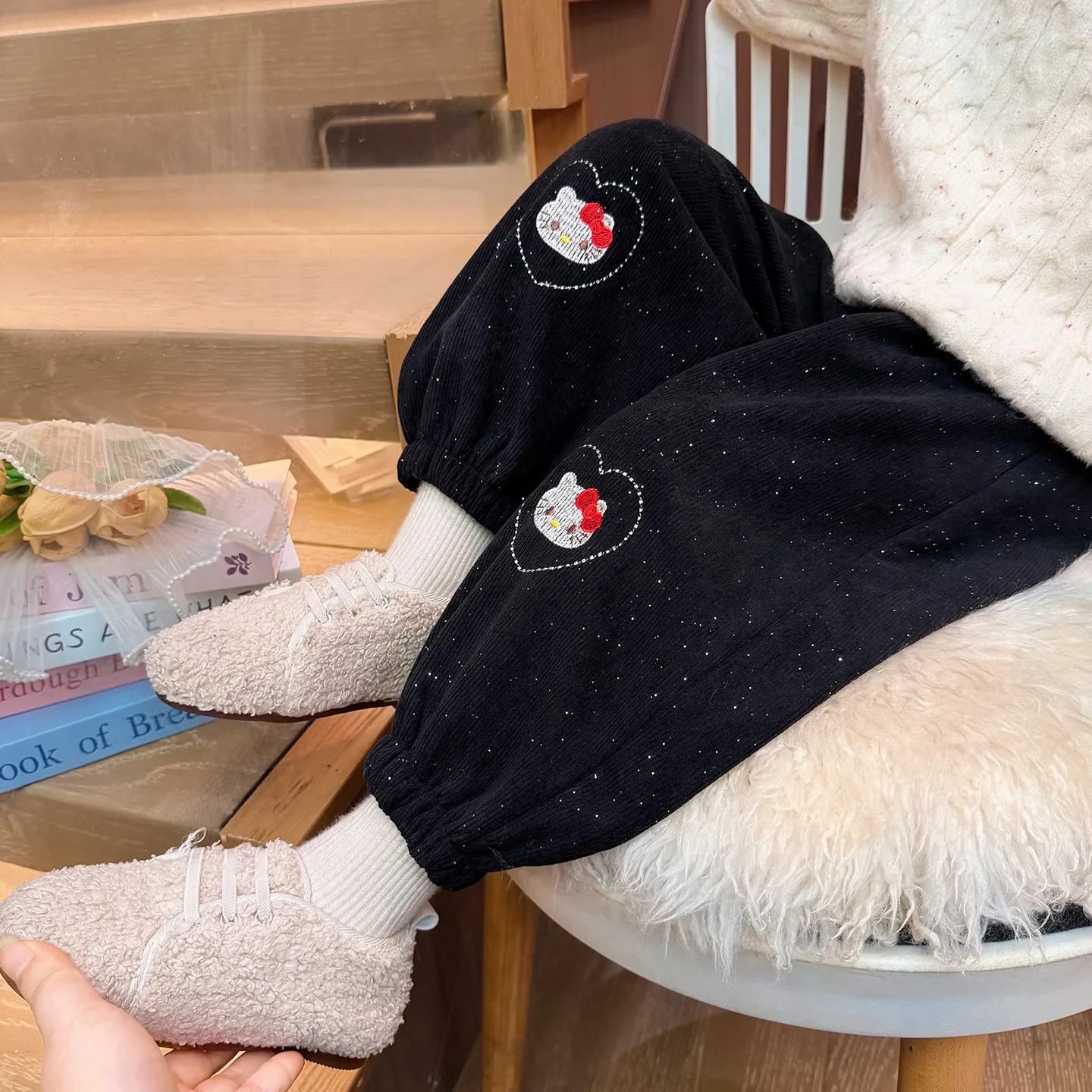 

Флисовые брюки с вышивкой кошек для девочек, модные повседневные брюки с кружевом и эластичной резинкой на талии, свободные утепленные детские брюки