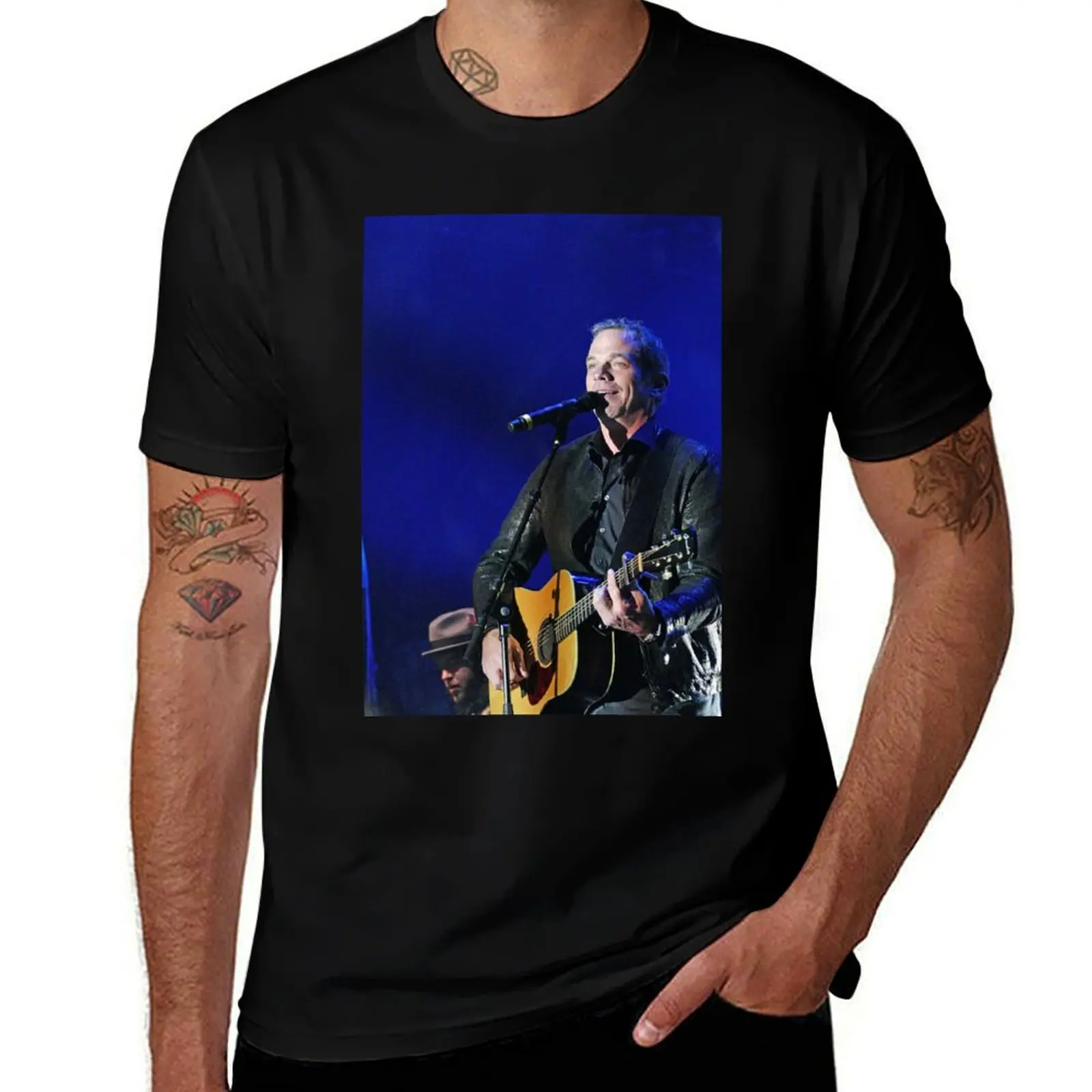 r780/ New Finition 2021: GAROU Singer new 3 (c)(h) expressive photos ! Olao-Olavia by Okaio Créations T-Shirt