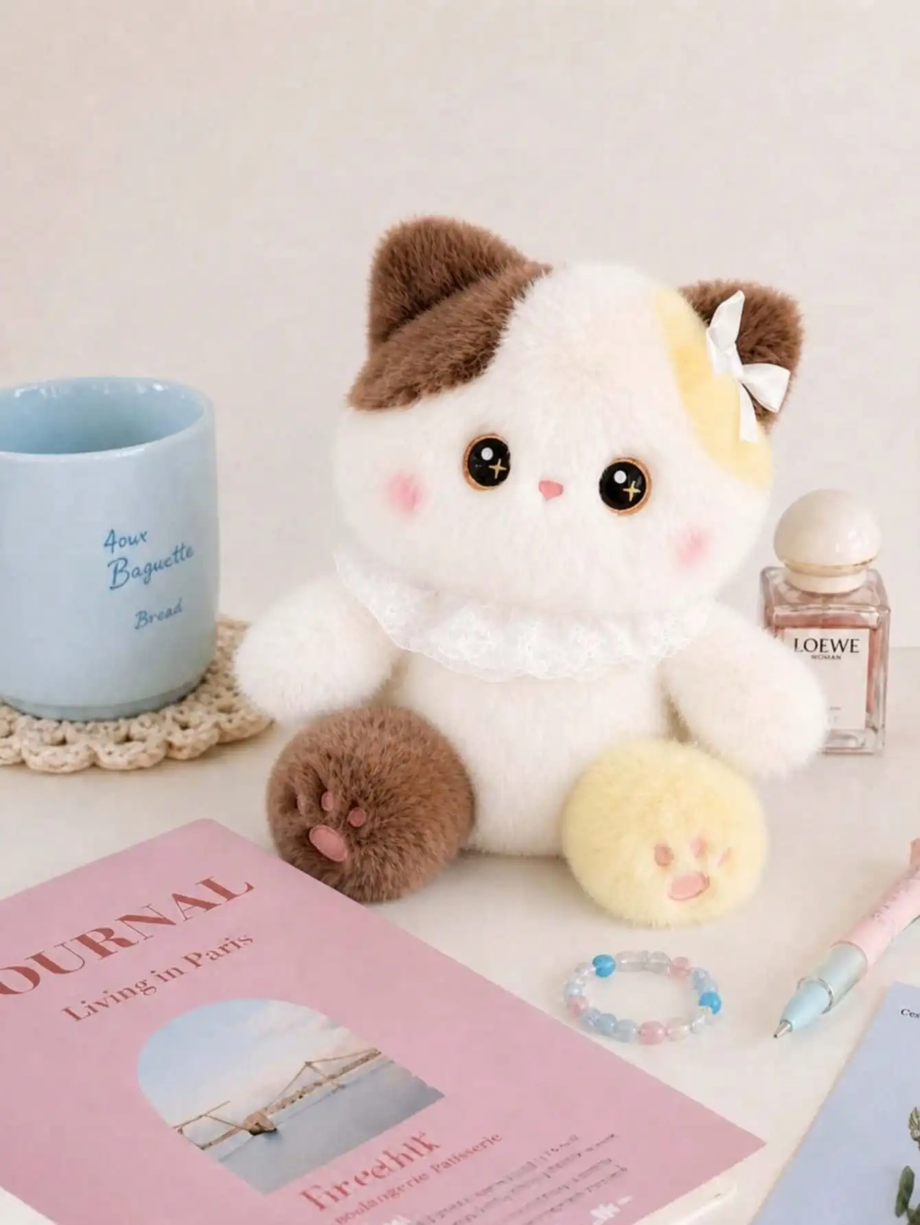 

9.84 Inch Tricolor Plush Cat Doll (Cute Cat Series) - This Adorable Plush Doll Is Made Of Soft, Fluffy Fabric, Featuring Star-Shaped Eyes, Pink Cheeks, A White Lace Collar, A White Bow, And A Rabbit Tag. It's Perfect For Daily Hugging, Decorating Living R