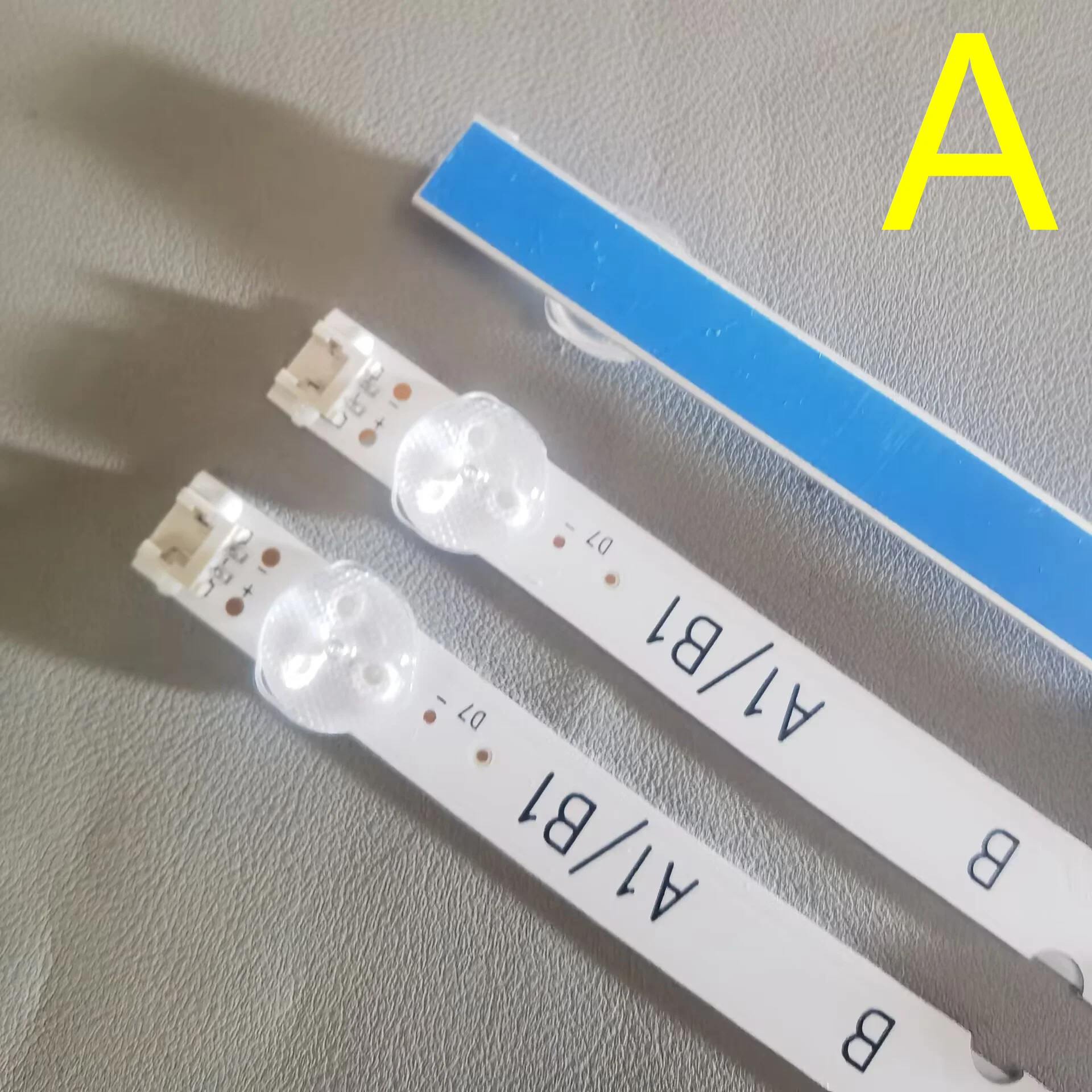 Suitable for LG 32LN5400-CA light strip 6916L-1204A/1426A/1437A/1438A aluminum 100% new 630MM 3V 