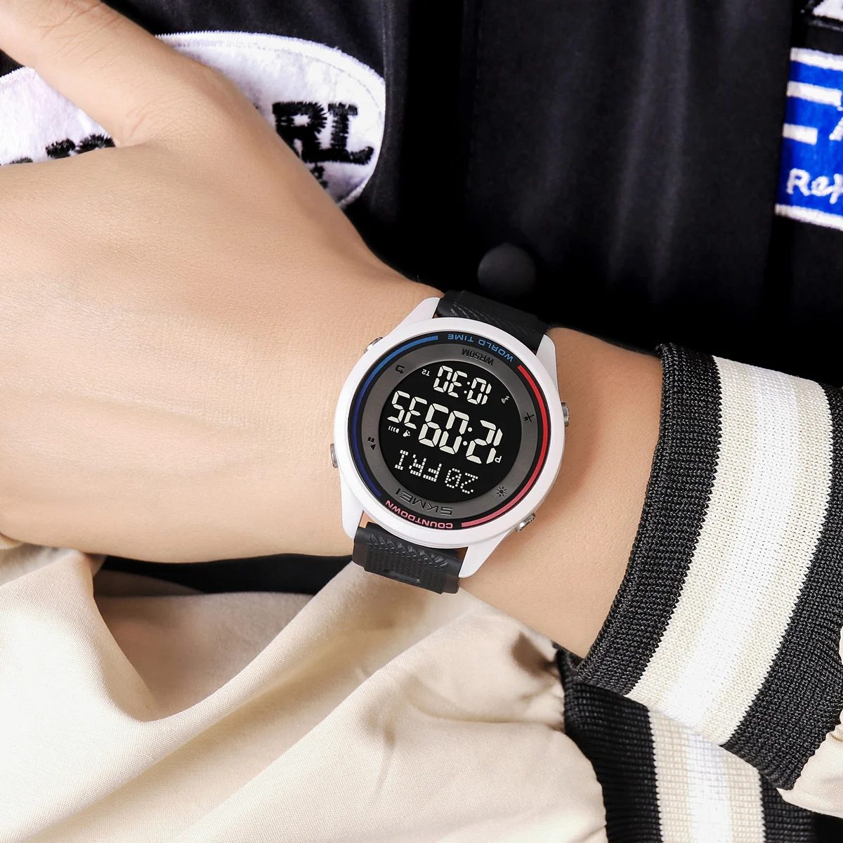 SKMEI Multifunctional Fashion Digital Wristwatch For Men Women Outdoor LED Light Waterproof Watches Sports Chrono Military Watch