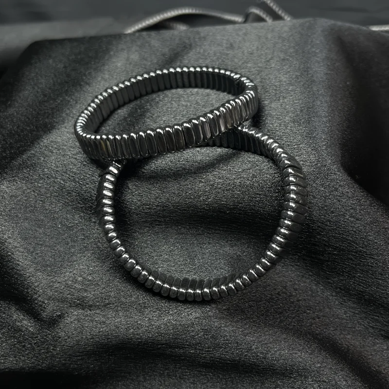 

Natural and Exquisite Terahertz Bracelet Hand Row, Fashionable Atmosphere, The Same Style for Men and Women.