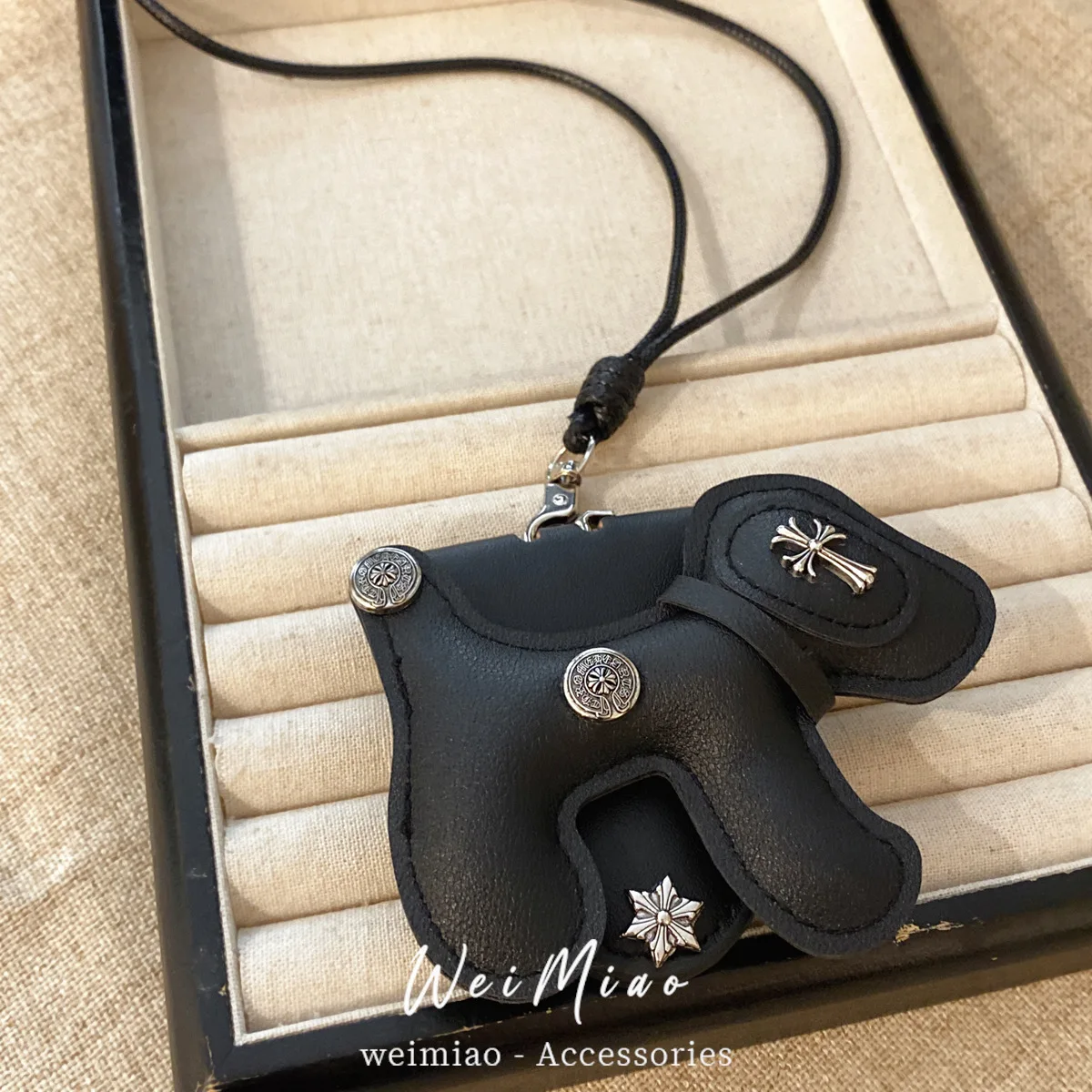 Cross Emblem Leather Case Pendant Long Cord Lanyard Necklace Featuring Metal Hardware Clasp Punk Edge Earphone Storage Jewelry