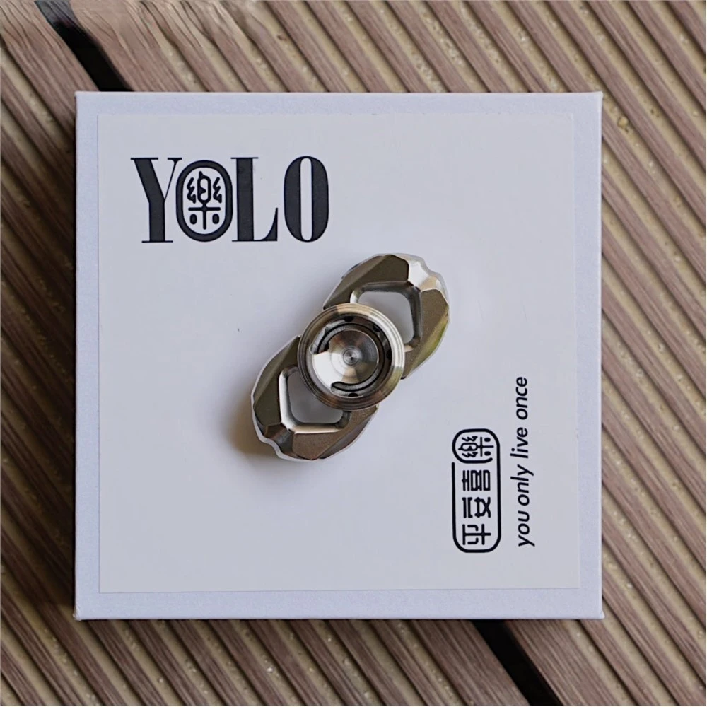 YOLO Studio Small Gyro Fingertip Fidget Spinner, Metal Fidget Brinquedos para Adultos