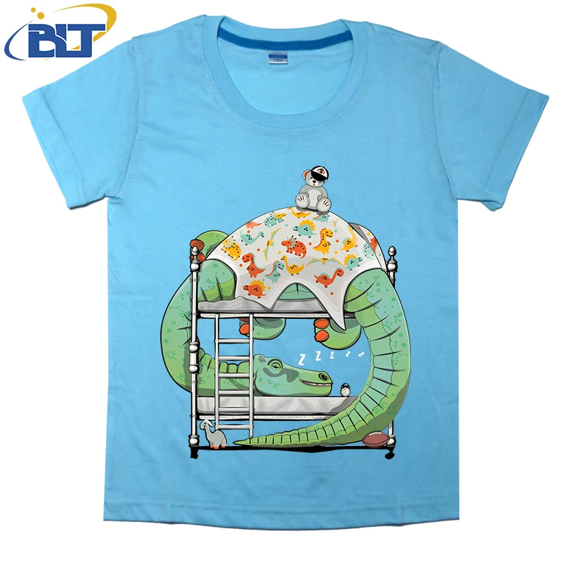 T-shirt imprimé en coton à manches courtes pour enfants, dinosaure mignon, brachiosaure endormi au lit, chambre à coucher, médicaments décontractés pour enfants, été