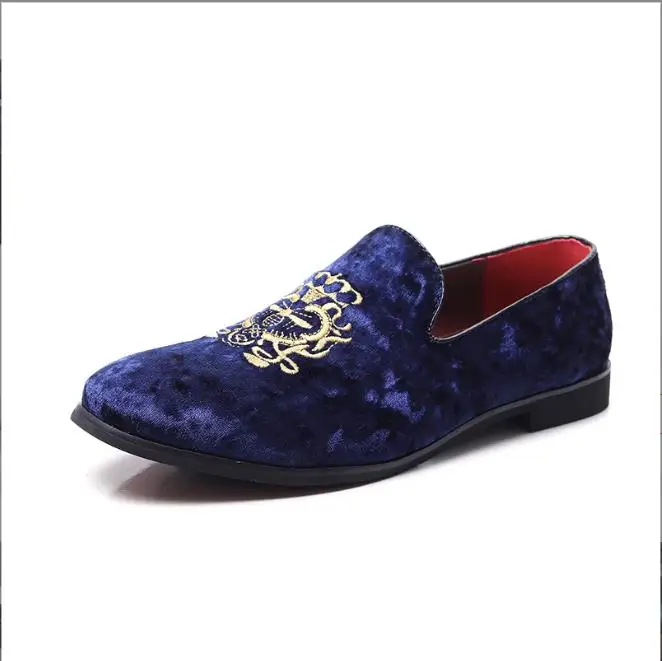 

Men's Shoes Casual Flat Shoes Fashionable and Luxurious Formal Black Embroidered Floral Shoes One Foot Stomping Loafers
