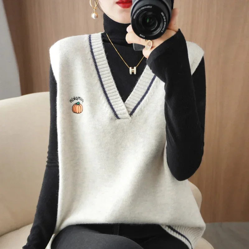 

Winter 2023 Top Women's V-neck Knitwear Warm Cuddle Sweater New South Korea Fashion Loose Comfort Vest