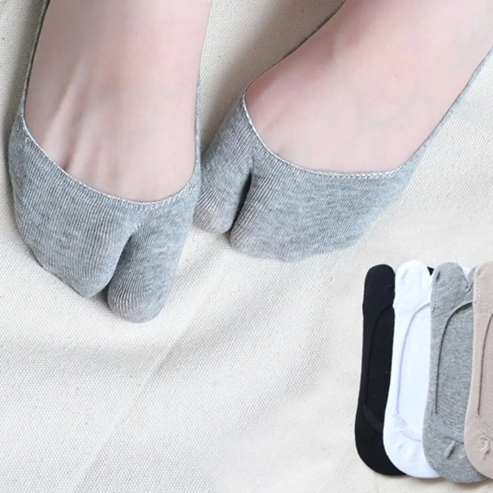 

Fashion Summer Comfortable Boat Socks Invisible Solid Color Cotton Two-toed sock Women Socks Sock Slippers