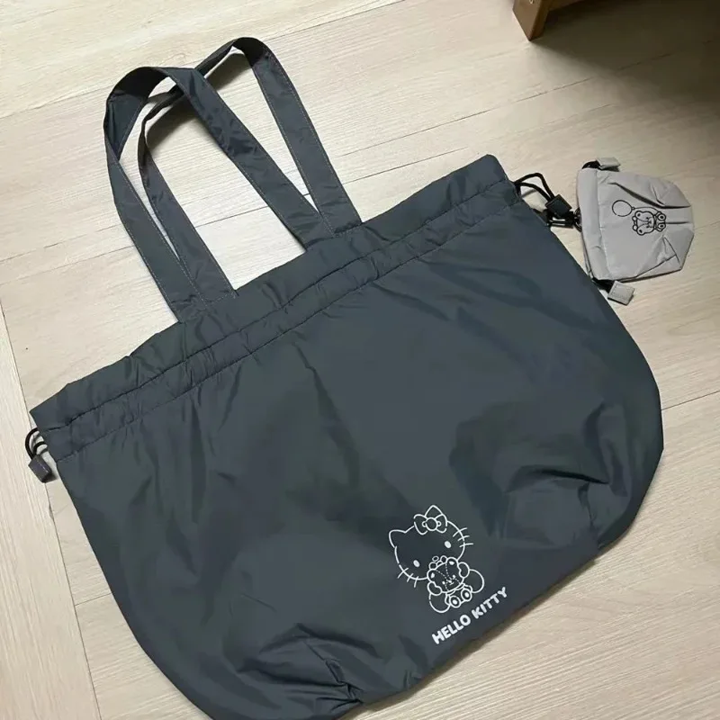 

Hello Kitty Shoulder Bag Cute Portable Waterproof Pull Rope Cosmetic Bag Cartoon Solid Color High-capacity Travel Tote Bag