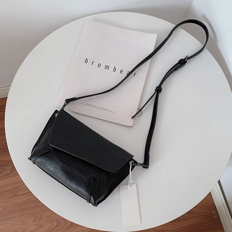 

Kpop Ladies Sling Bag small PU leather Female Messenger bags ladies Shoulder Bag Fashion trends women Mobile phone wallet black