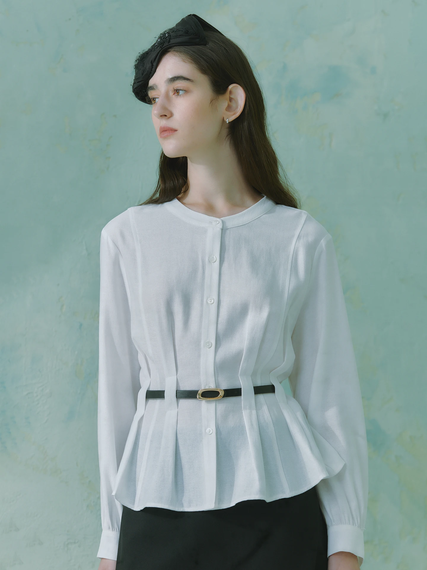 

Elegant Vintage Pleated Waist Long Sleeve Shirt Women's Spring 2026 Top Aesthetic Quality Ruche Design Casual Chic Style