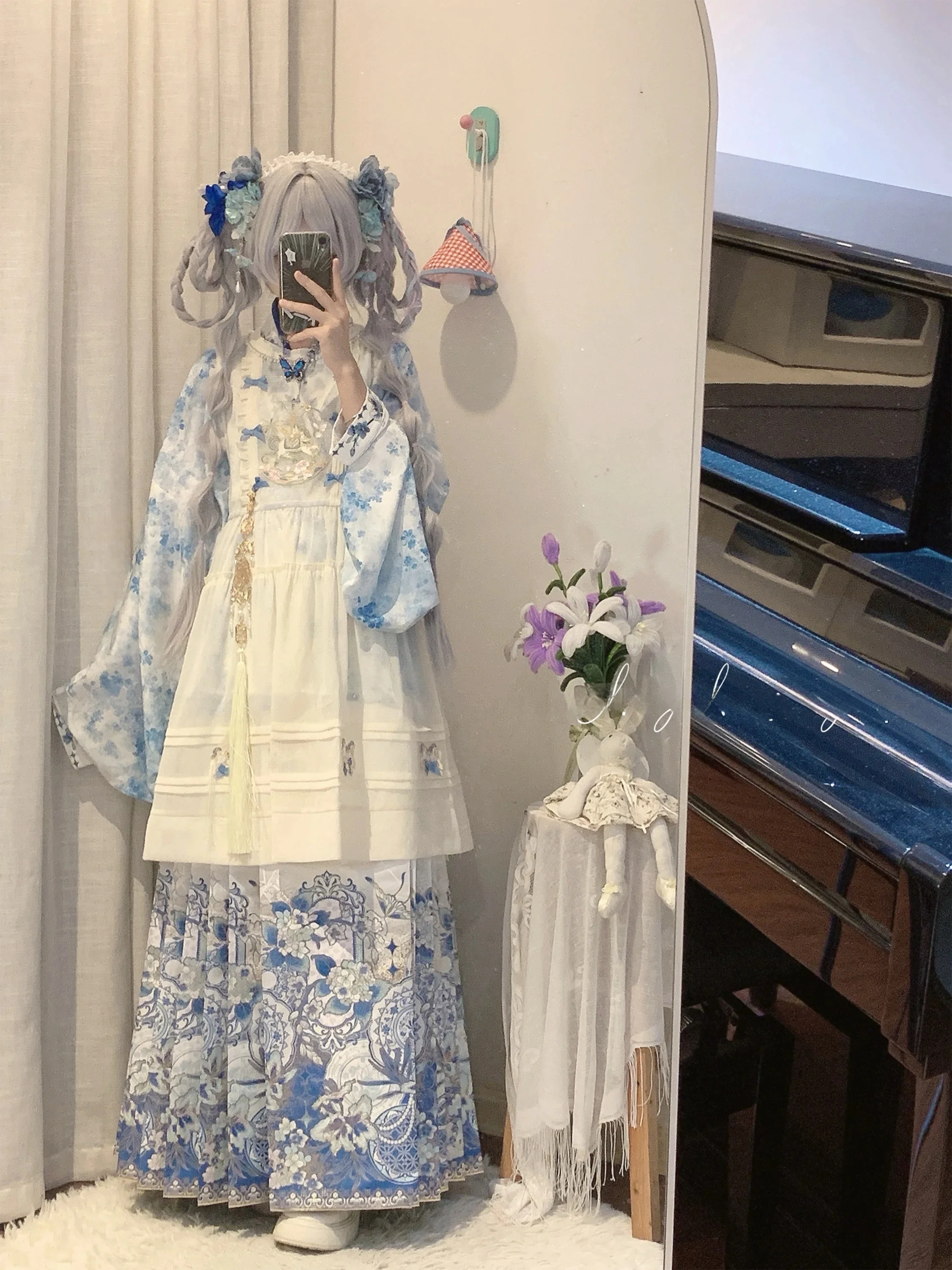 Blue Porcelain Floral Pattern Hanfu Set with High Waist Design And A-Line Skirt Traditional Chinese Culture Inspired Women's ...
