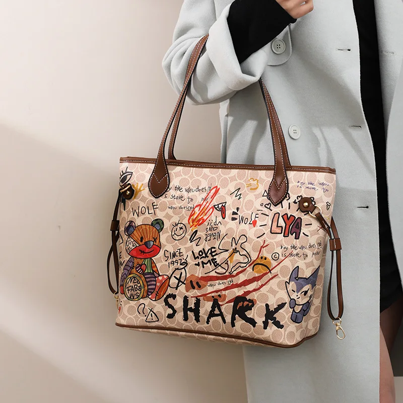 Cartoon Graffiti Women Bags 2023 Luxury Designer Bag Famous Brand Bear Print Leather Shoulder Bag Travel Tote Handbags Neverful