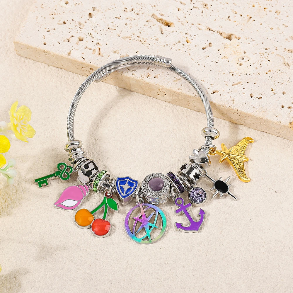 Katseye Charm Armreif, Draht-Manschettenarmband mit Emaille & Strass-Mult-Charms, Schmuckgeschenk für K-Pop-Mädchenband-Fans – Detail 2