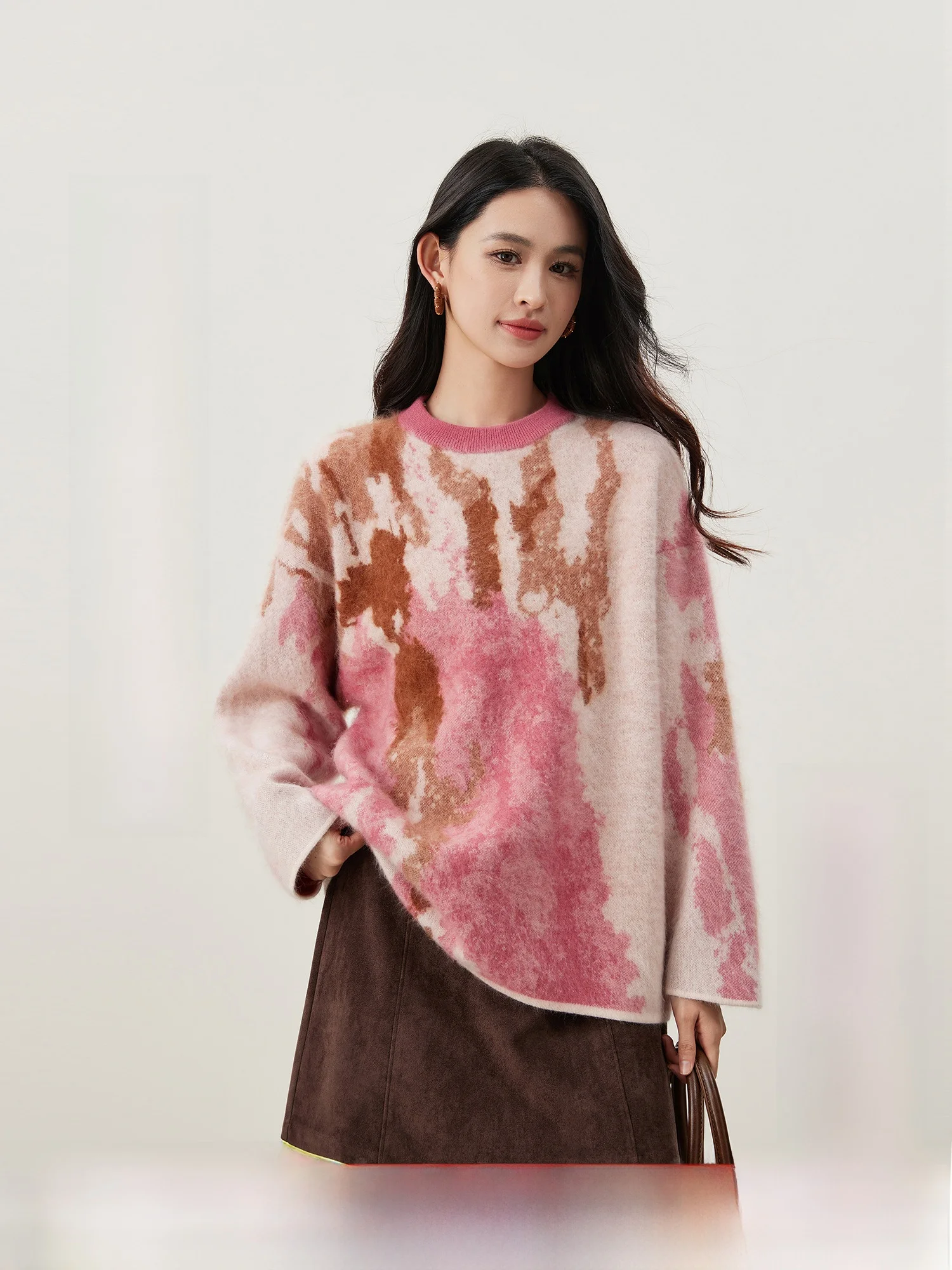 

Heavyweight Camere Wool Knitted Sweater Women's Loose Fit Faux Fur Pulling Embroidery adient Color Blo Ele Sle