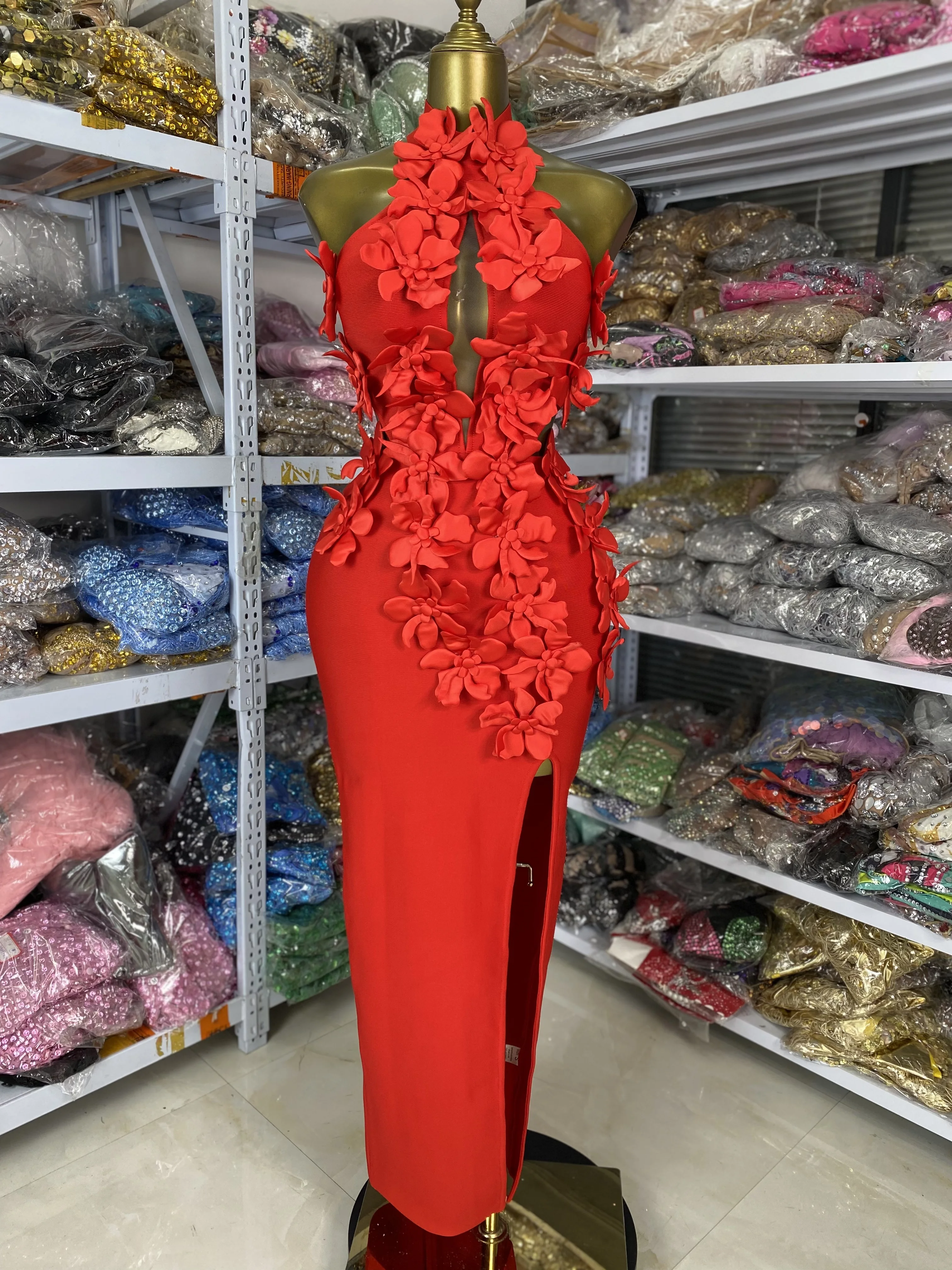 مصنع الجملة ضمادة اللباس النساء الأحمر يزين قطع الزهور مفتوحة الساق طويلة عيد ميلاد المشاهير مساء نادي حزب فساتين