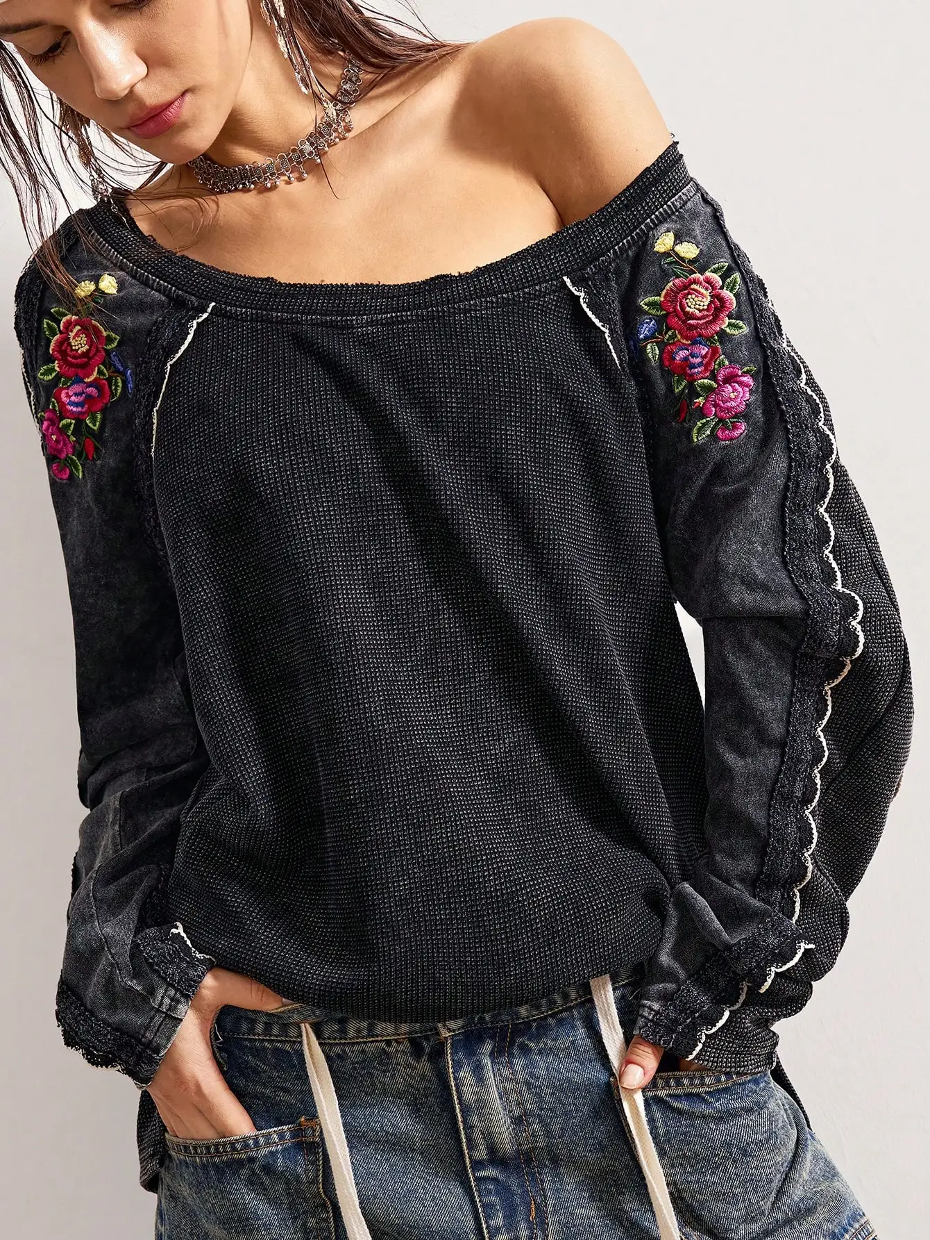 

Women's Off Shoulder Floral Embroidered Loose Washed Sweatshirt, Boho Style Long Sleeve Top