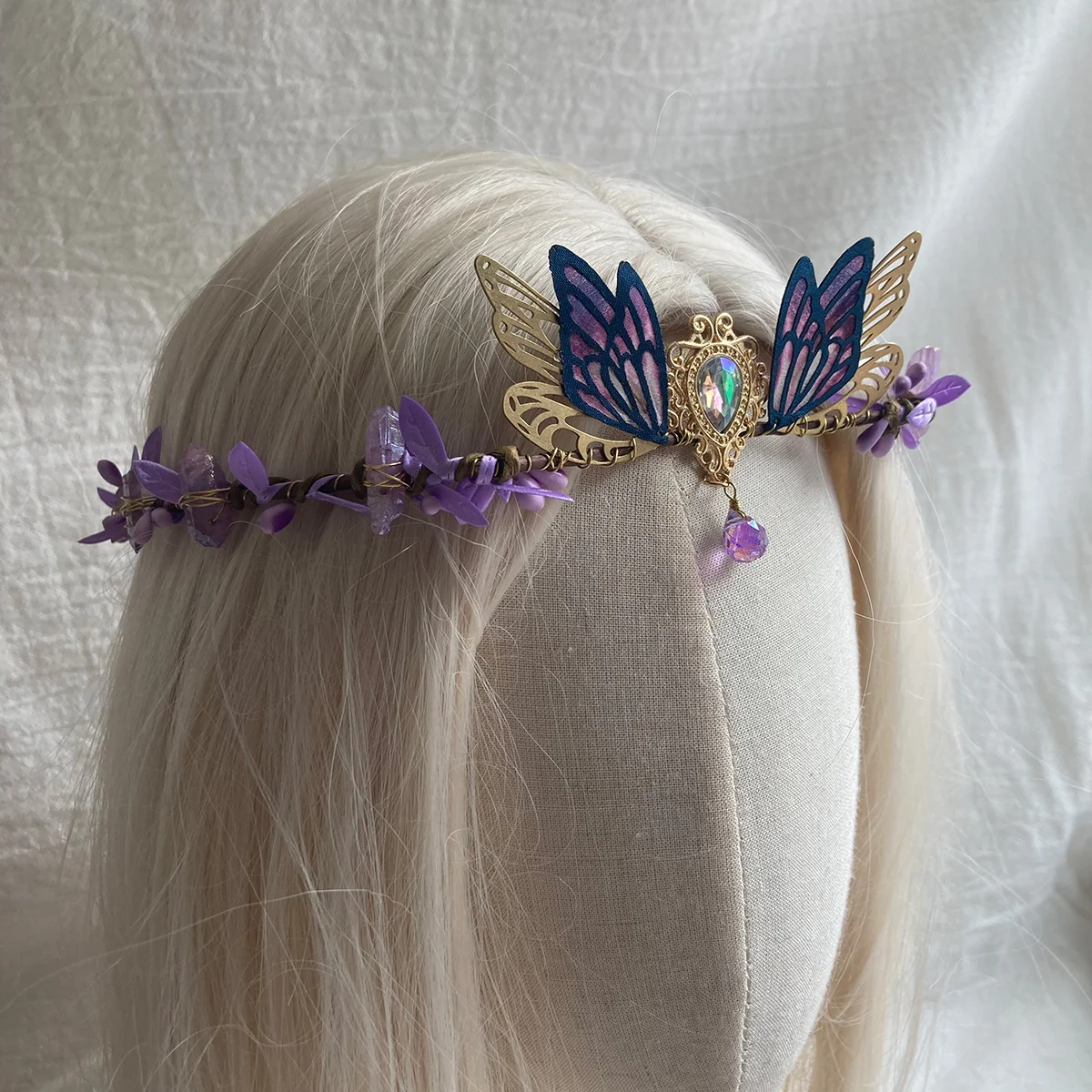 Woodland Tiara czarownica korona motyl Elf czoło Fairycore biżuteria do włosów fioletowa wróżka skrzydło kryształowa Tiara z wirującymi jagodami