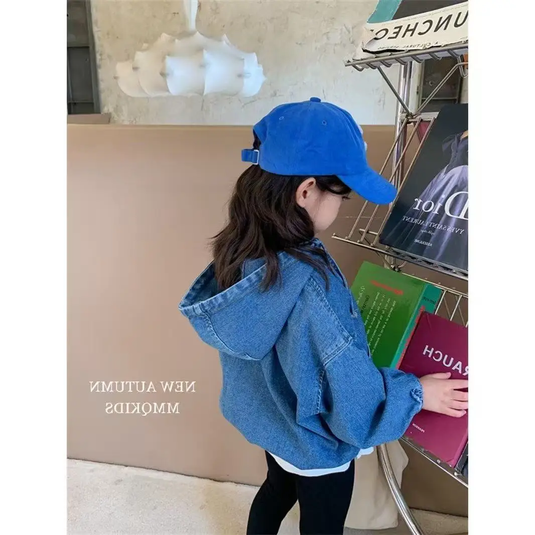 2-6 سنوات طفلة الدنيم سترة الربيع والخريف 2026 النسخة الكورية الجديدة للأطفال معطف هوديي غير رسمي 90-130 سنتيمتر