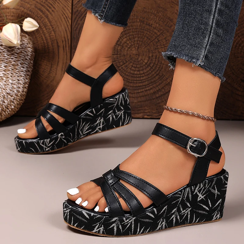 

Винтажные сандалии на толстой подошве с принтом, женские летние сандалии на танкетке с пряжкой на щиколотке, лето 2024, женские черные сандалии на высоком каблуке, большие размеры 43