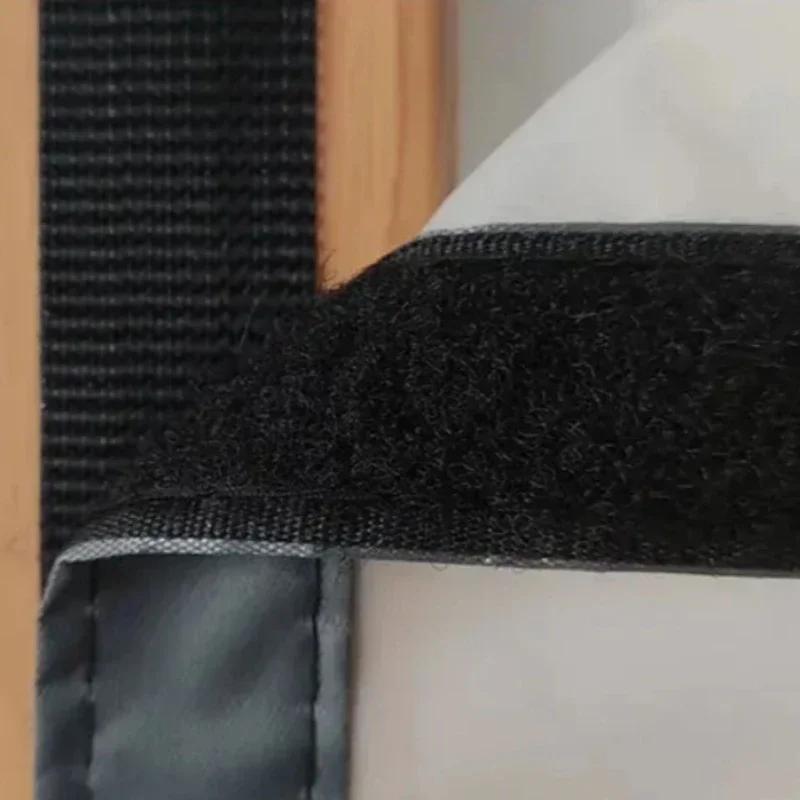 ستارة باب شفافة مغناطيسية عازلة للحرارة تعتيم مقاوم للرياح إيفا ذاتية اللصق موفرة للطاقة لجميع المواسم