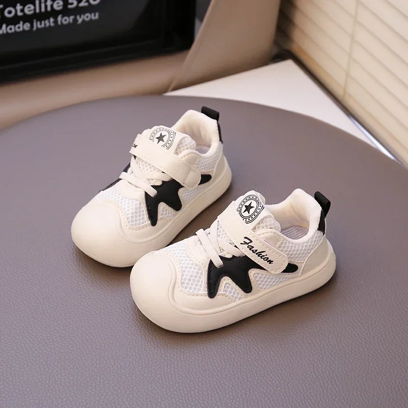 

Boys Girls Sports Shoes Toes Capped Anti-kicked Kids Casual Shoes Mesh Breathable 2025 Brand New Children Flat Shoes Soft Sole