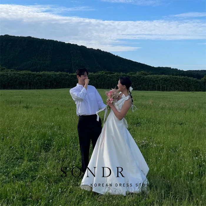 Sondr V-Neck Backless Korean Wedding Snap Dresses Customized A Line Sleeveless Satin Bridal Gown Self-Wedding Photo Shoot Gown