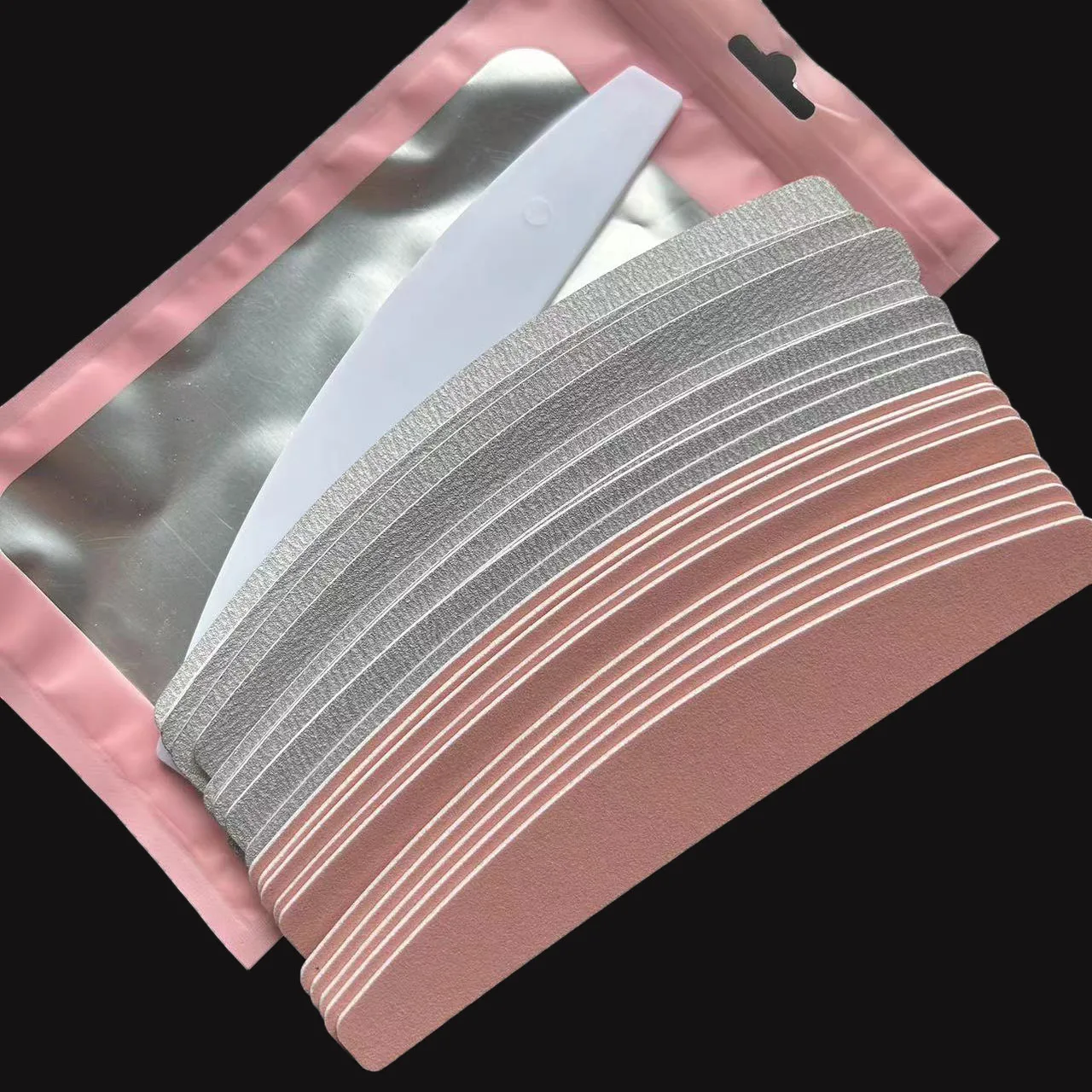 1 szt. plastikowa podstawa z 1 zestawem (20 szt.) zdejmowanych podkładek trwała wymiana pilnika do paznokci różowe podkładki papierowe pilnik do paznokci w kształcie półksiężyca